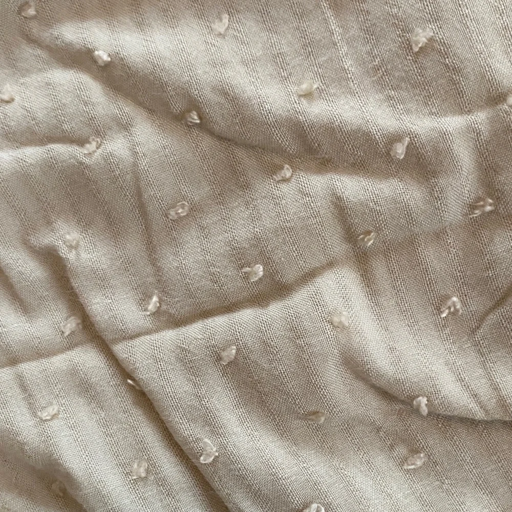 Chic Cream Ruffle Blouse - Picture 5 of 8